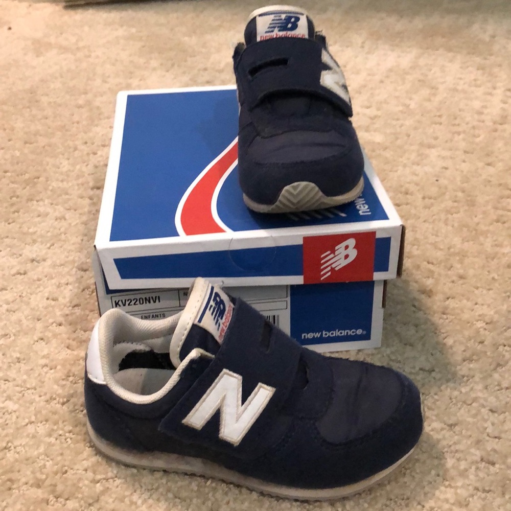 Boys new balance tennis shoes sneakers